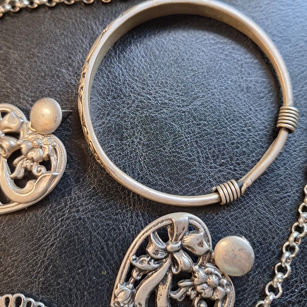 Silver Toned Metal Bib Style Necklace + Heart Earrings + Silver Bangle Bracelet - Picture 5 of 7